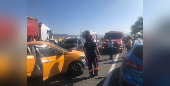 Elazığ'da trafik kazası: 2 yaralı