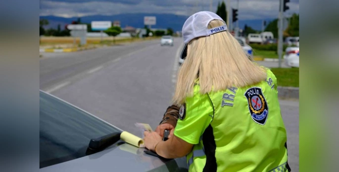 Erzincan'da tehlikeli motosiklet sürüşü: Cezai müeyyideler uygulanıyor
