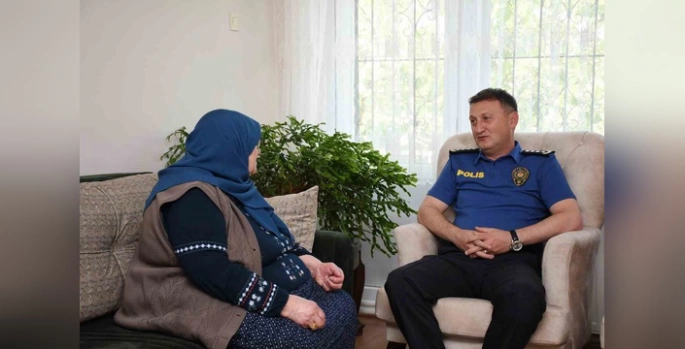 Erzincan Emniyet Müdürü, Şehit Polis Memuru'nun Annesini Ziyaret Etti: Şehadet Yıldönümünde Anma