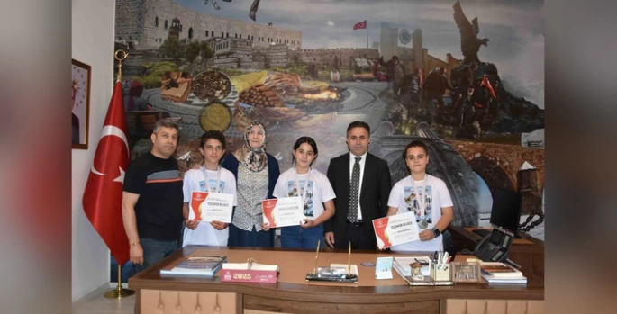 Erzurum öğrencileri TÜBİTAK'ta ikinci oldu: Çocuk dilinden 2025 Turizm Başkenti Erzurum
