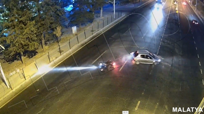 Malatya'daki trafik kazaları kamerada