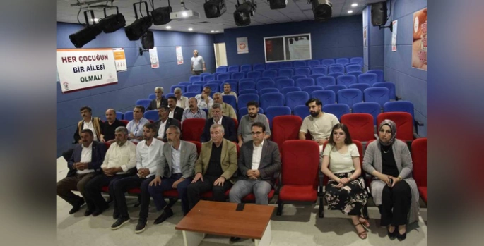 Muş'ta koruyucu aile eğitimi: Muhtarlara önemli bilgiler verildi
