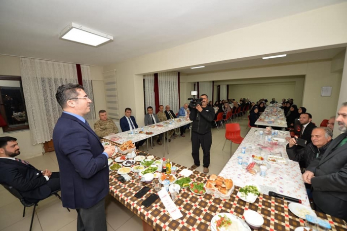 Vali Memiş: 'Sizleri en güzel şekilde yetiştirme gayretindeyiz'