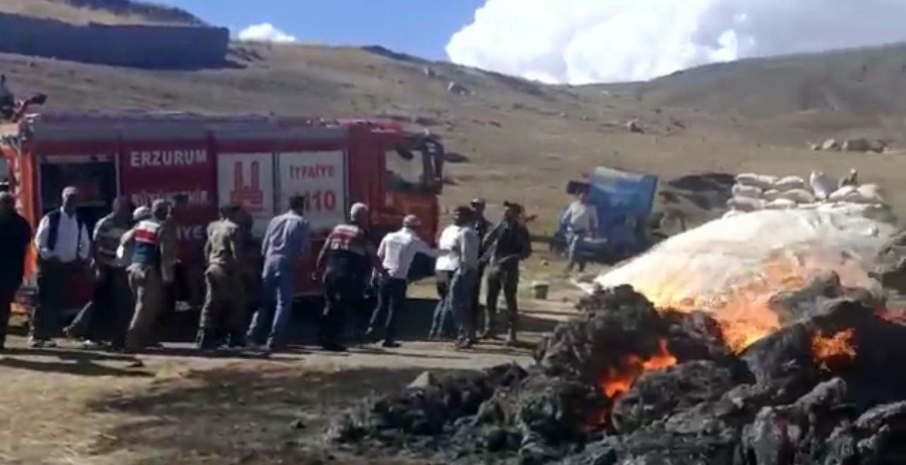 10 bin balya ot yanarak kül oldu