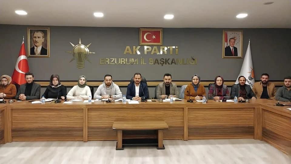 AK Gençlik enerji doluyor