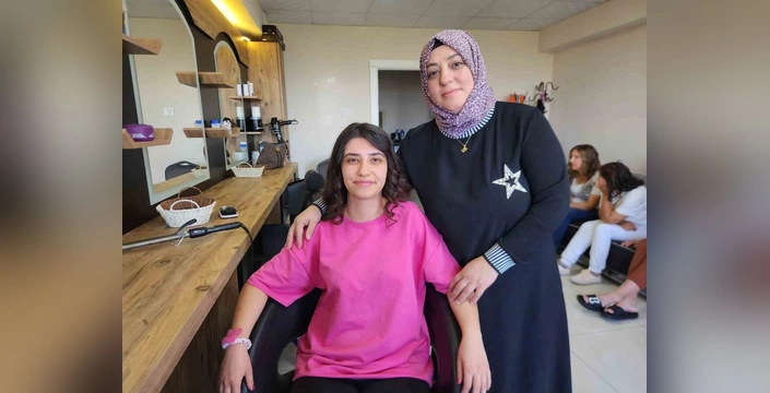 Anne - kız, kuaförlük kursundan iş yeri hayaline