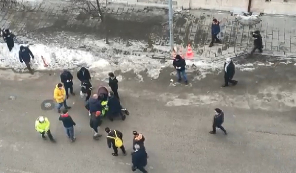 Aracıyla polisi sürükledi, böyle kaçtı