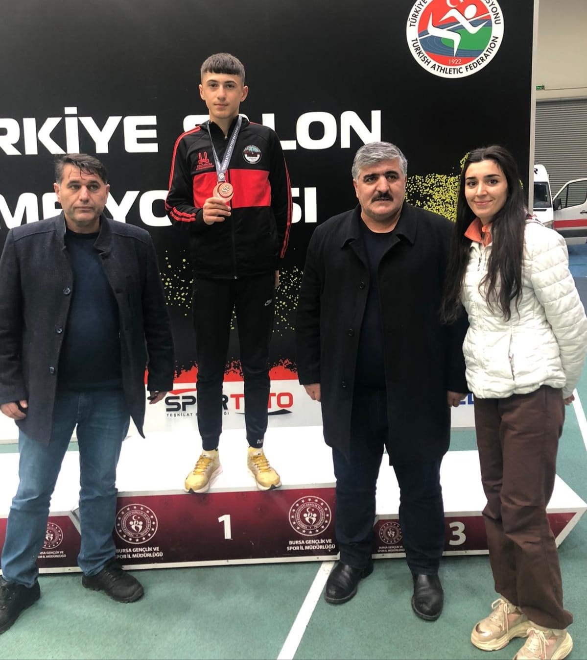 Atletizm yarışlarından ilk madalya geldi