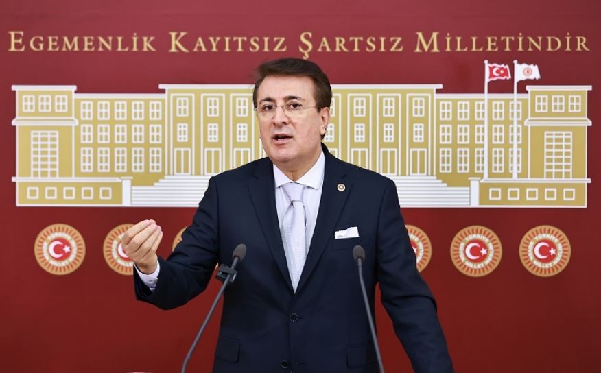 Aydemir’den başörtüsüne müdahaleye tepki