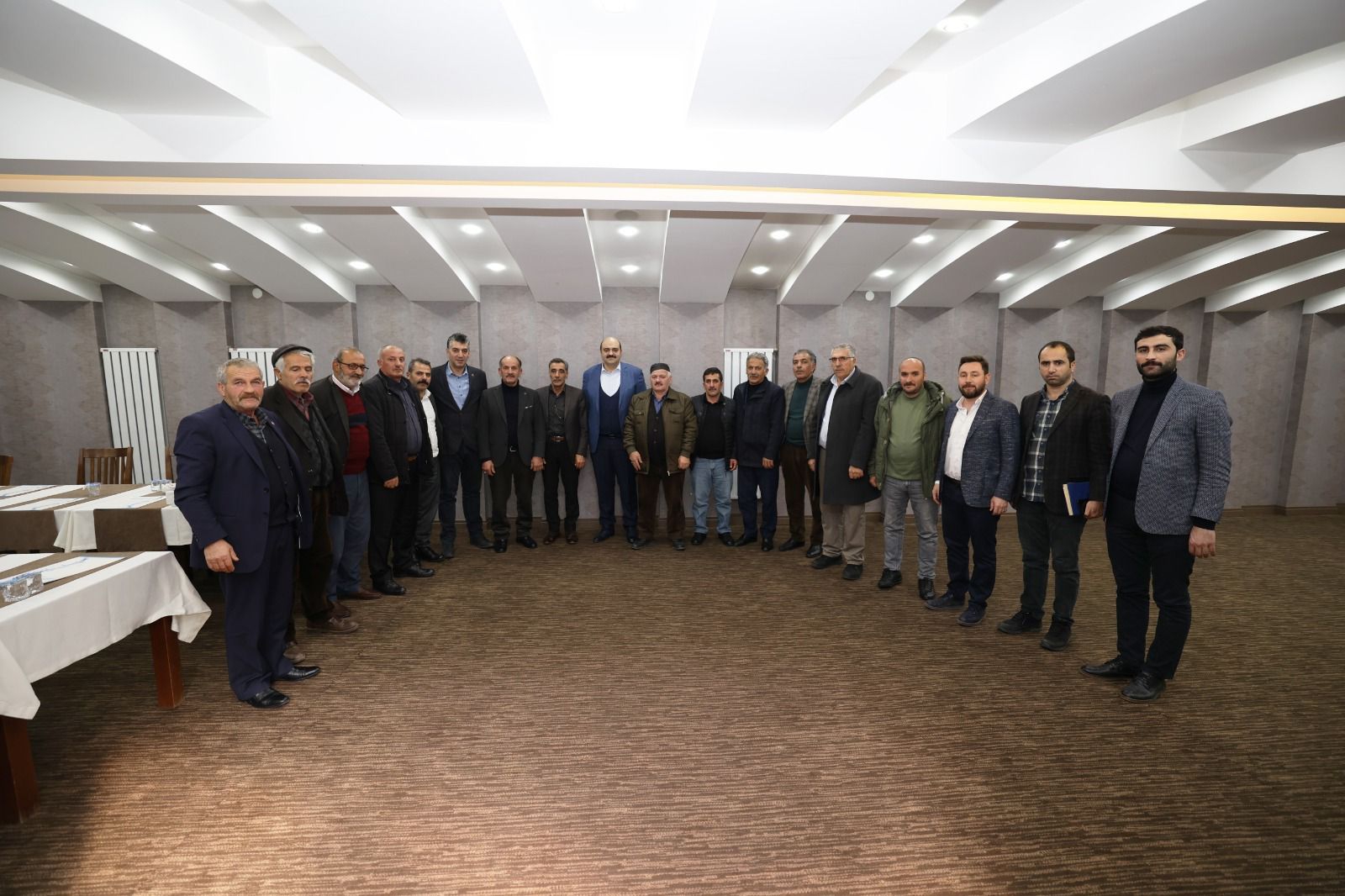 Aziziye’de muhtarlarla özel mesai  