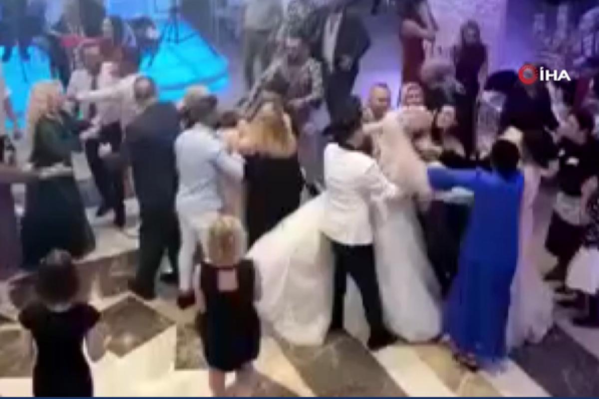 Bayrampaşa'da düğünde ‘İstek parça' nedeniyle çıkan kavga kamerada
