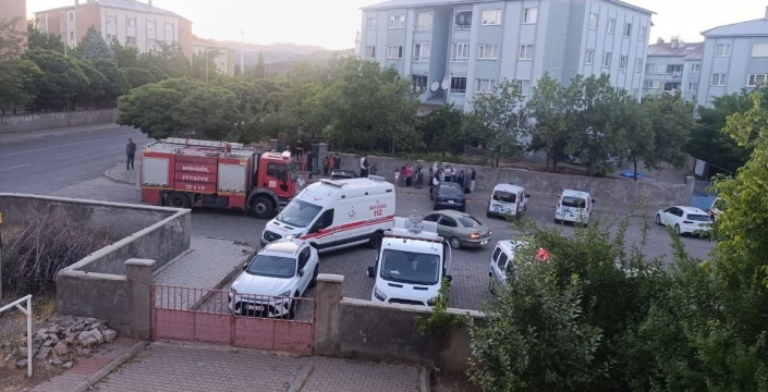 Bingöl'de apartman yangını: İtfaiye söndürdü