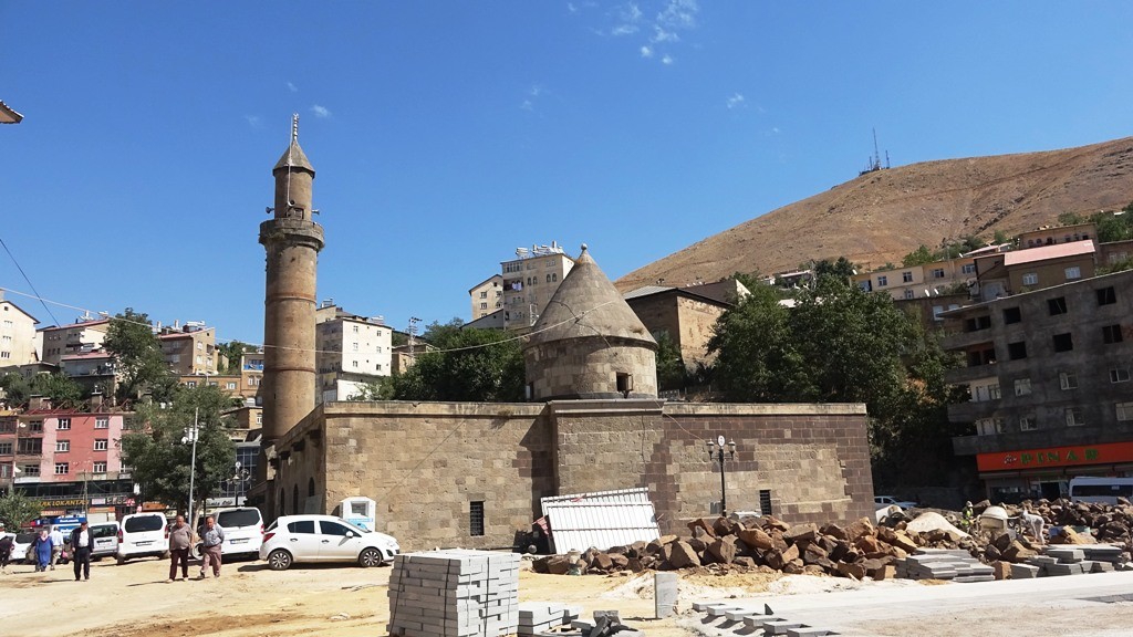 Bitlis'te dere üstündeki 8 köprü restore ediliyor