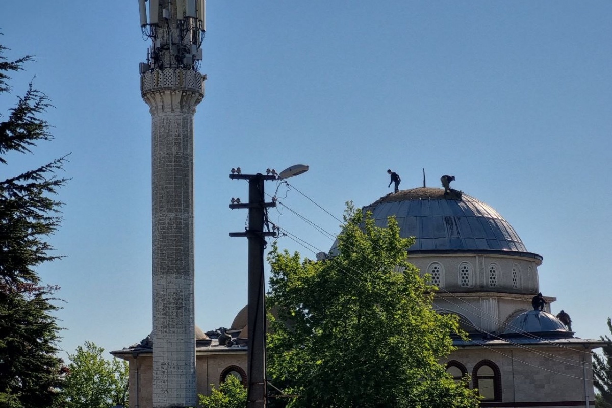 Cami kubbesinde ölümüne tadilat