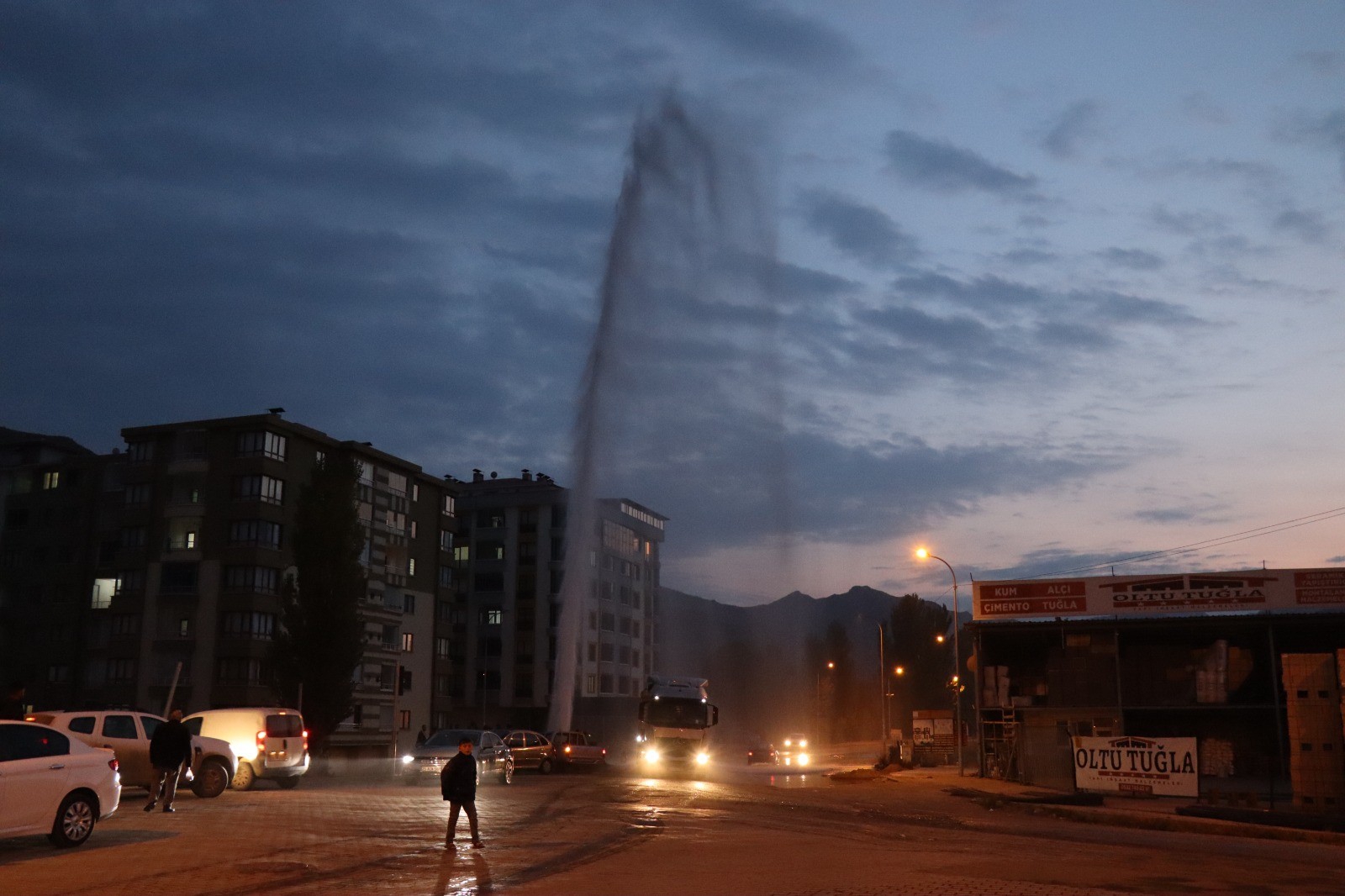 Doğal gaz boru hattının havasını tazyikli su ile aldılar