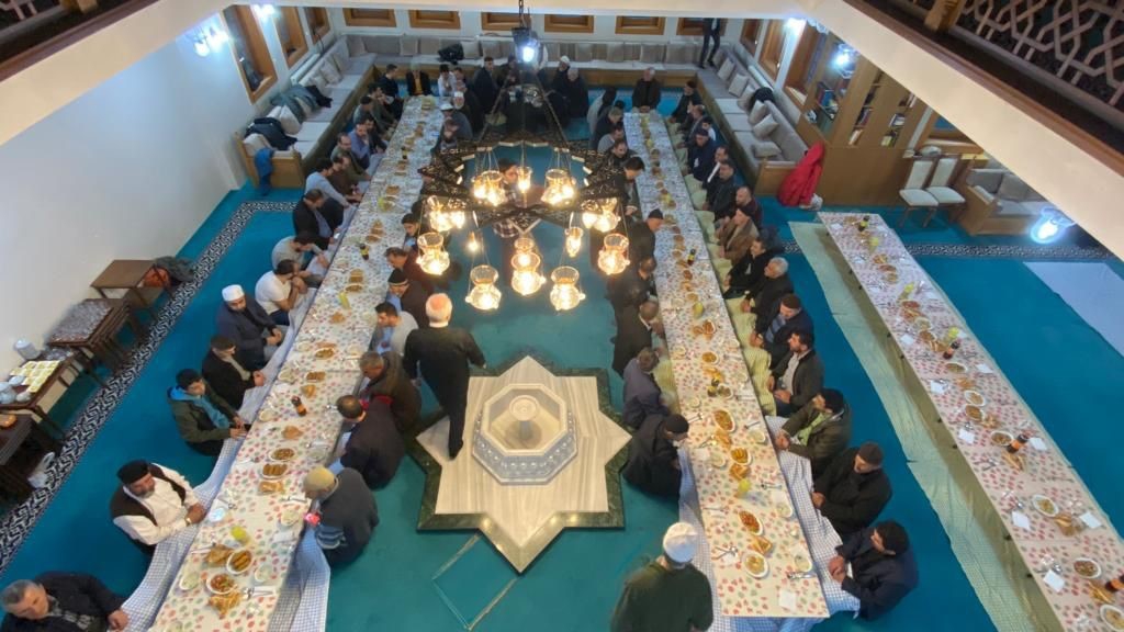 Efe hazretleri külliyesinde iftar programı
