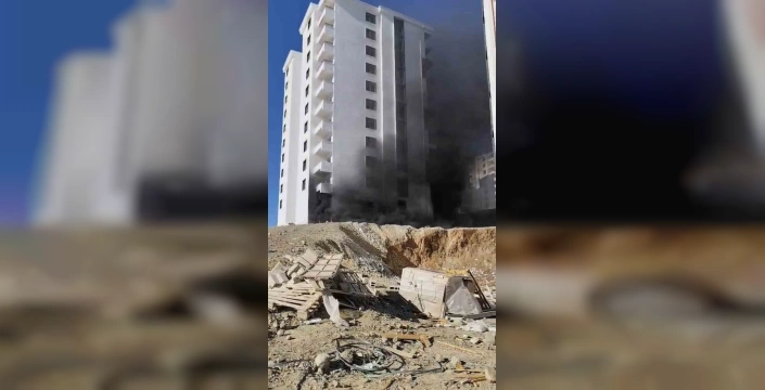 Elazığ'da inşaat yangını söndürüldü