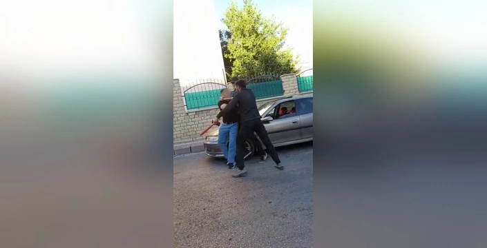 Elazığ'da yol verme kavgası: Balta ve sopalar konuştu
