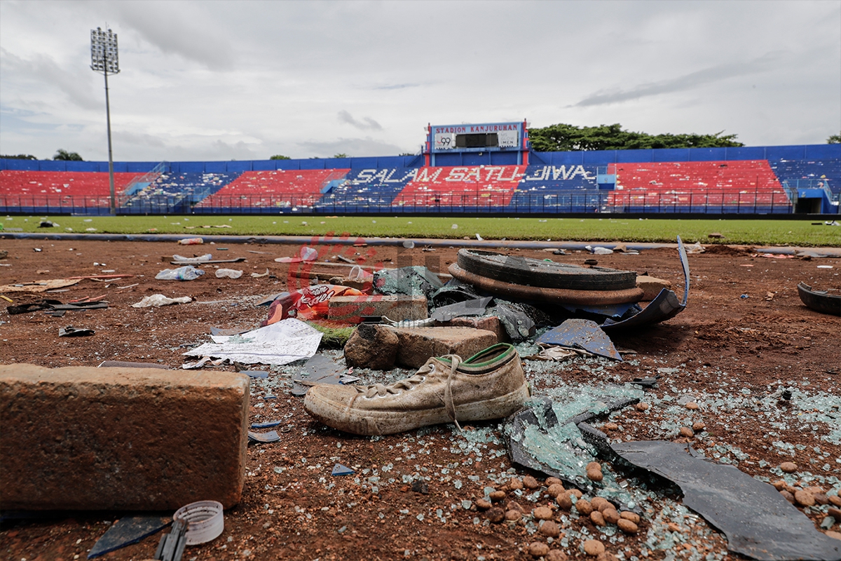 Endonezya'da stadyumdaki izdihamda hayatını kaybedenlerin sayısı 131'e yükseldi