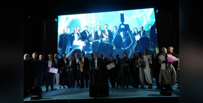 Erzincan'da Canlı Sesler Yarışması'nın Finali: Birinci Mukaddes Gizem Canbaba Oldu