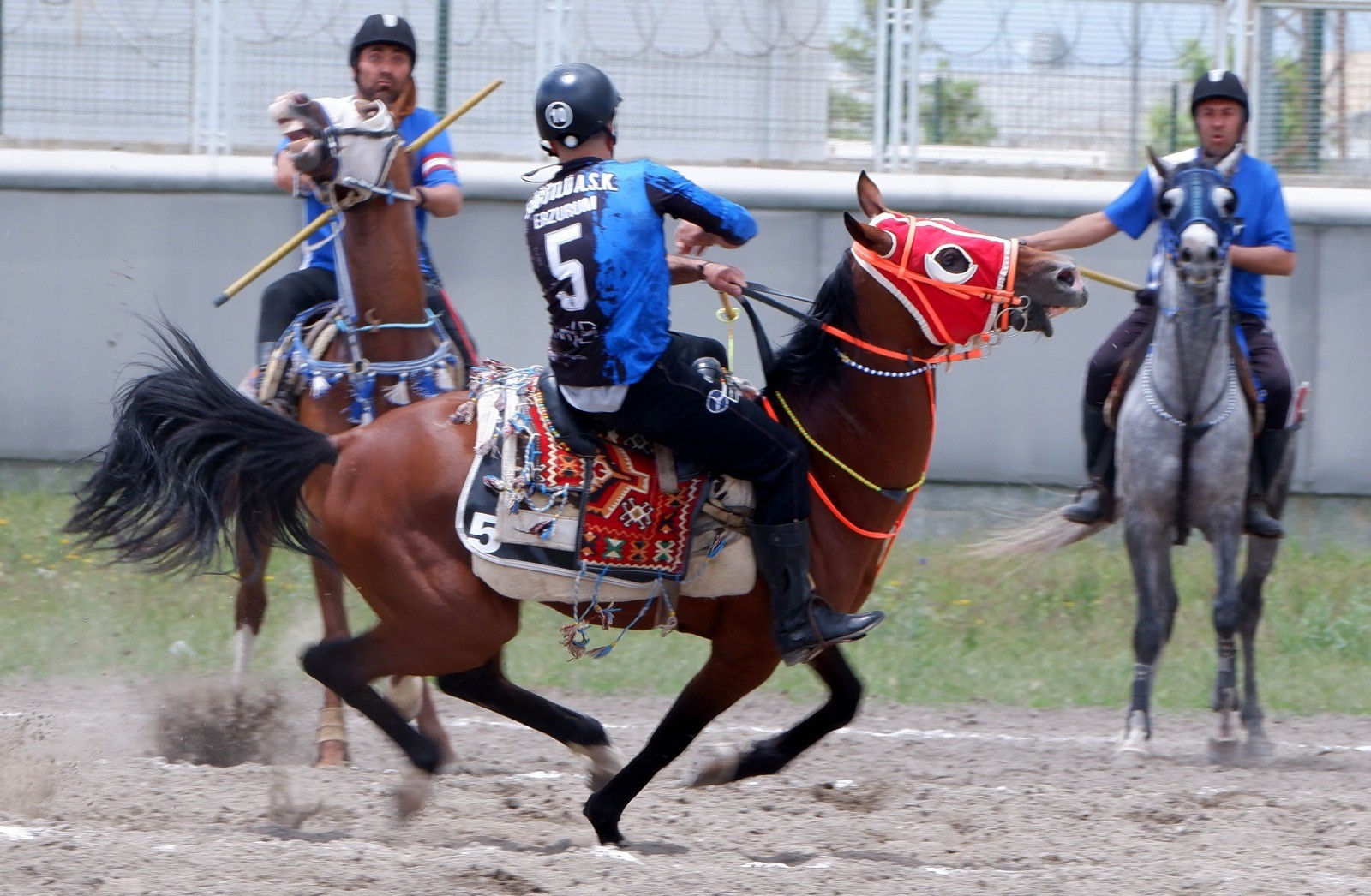 Erzurum’da atlı cirit heyecanı