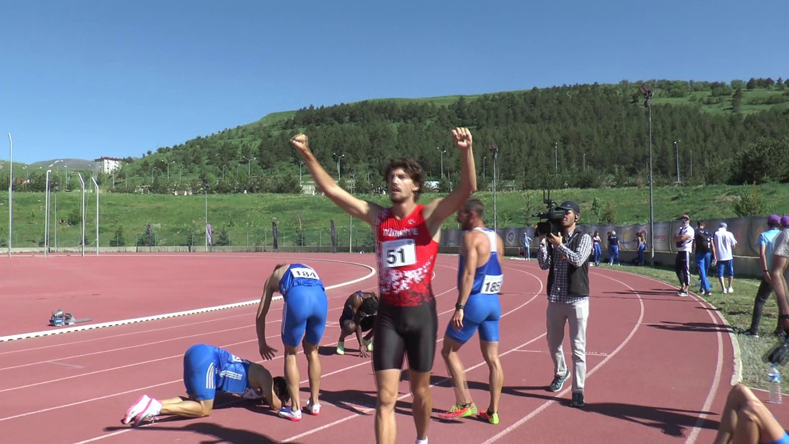 Erzurum’da Balkan Bayrak ve Uluslararası Sprint Kupası nefesleri kesti