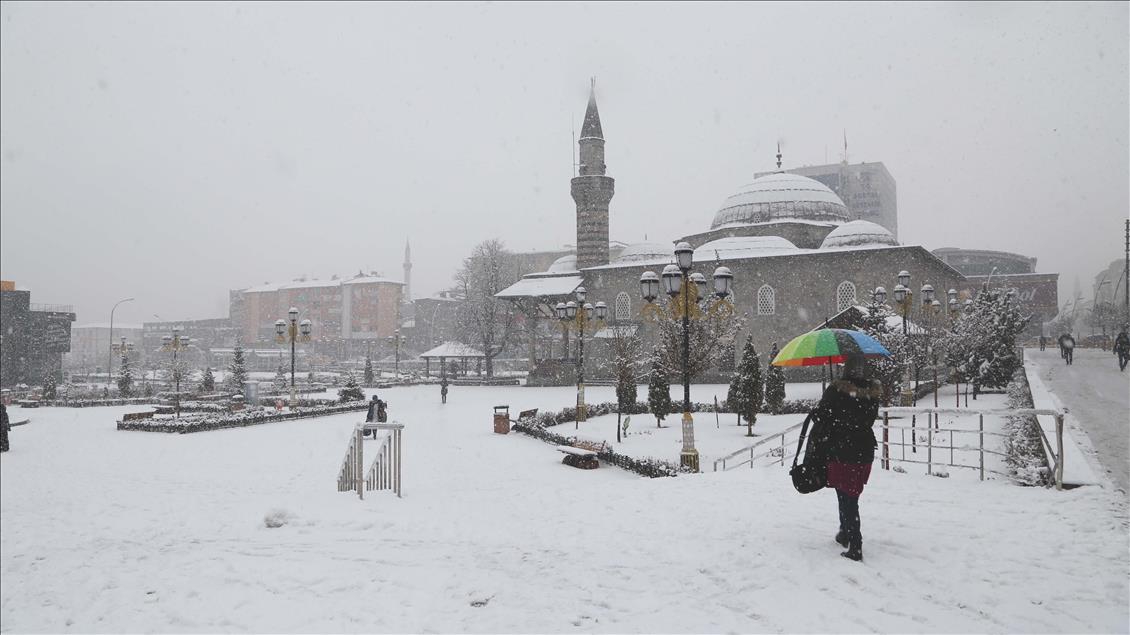 Erzurum’da kar alarmı 