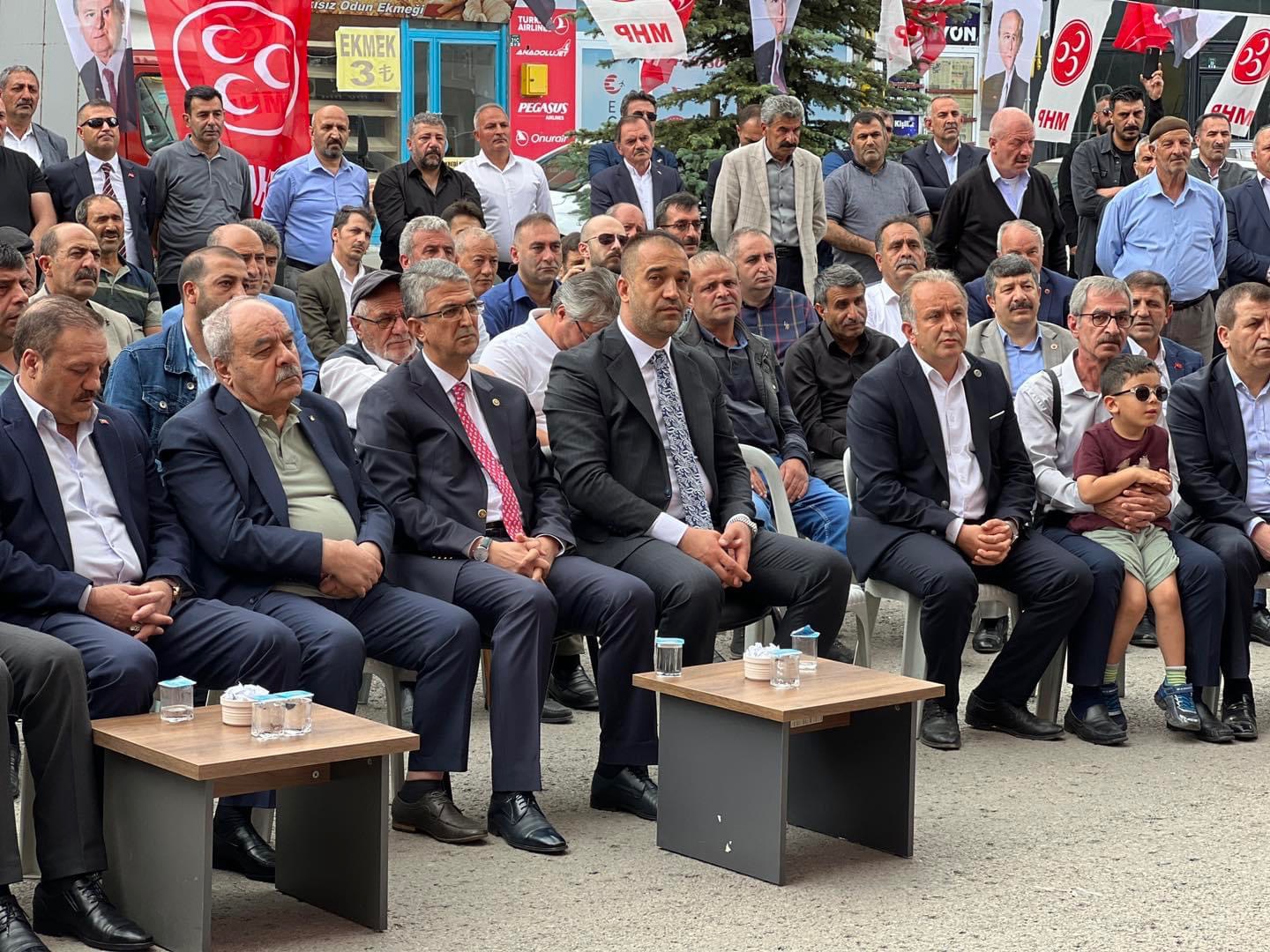 Erzurum’da renkli bayram 