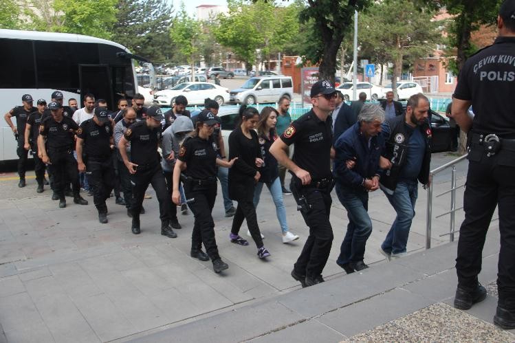 Erzurum’da ‘Torba Patlatma Operasyonu’nda 8 şüpheli tutuklandı