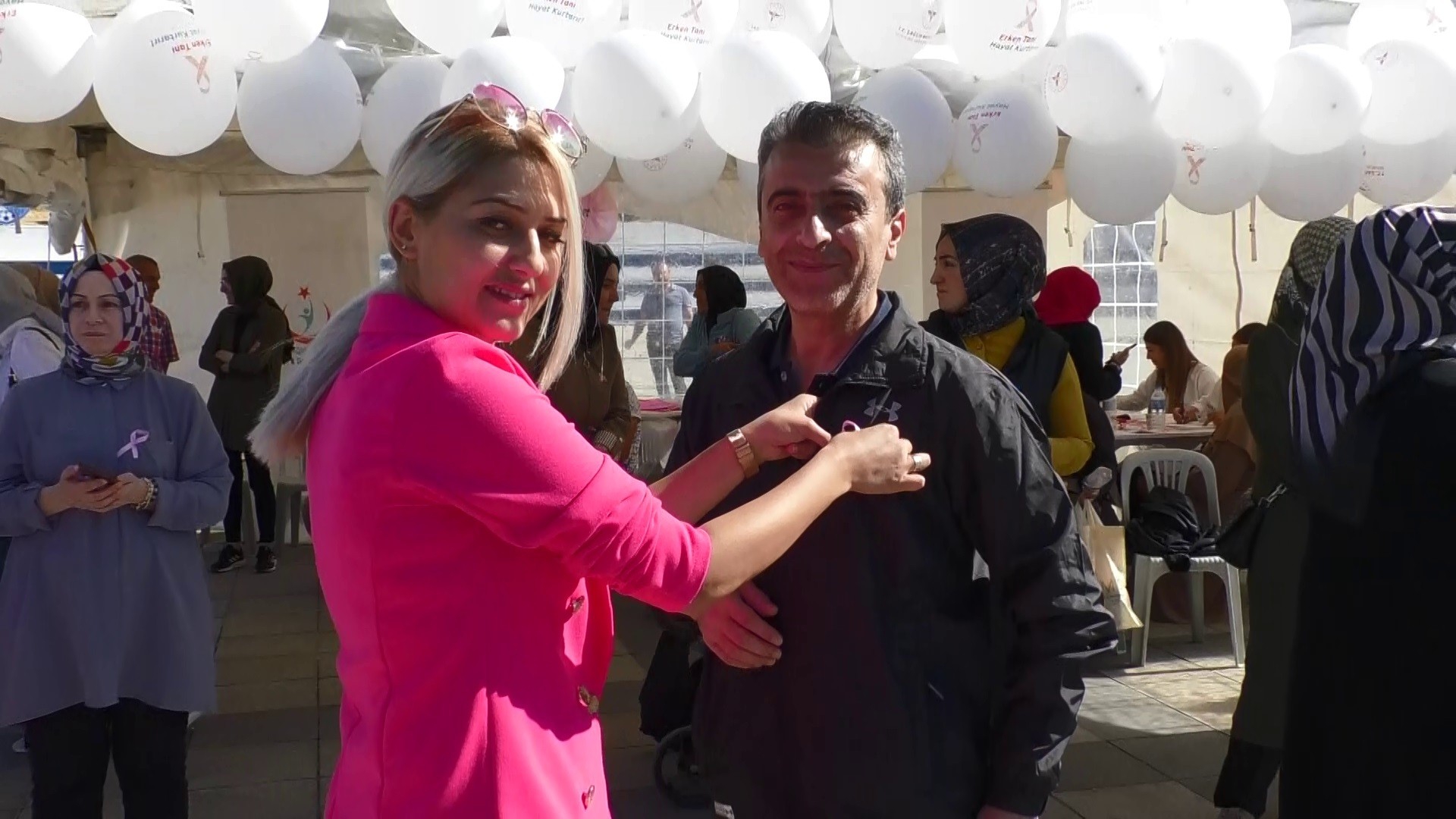 Erzurum kent meydanında meme kanseri farkındalık etkinliği