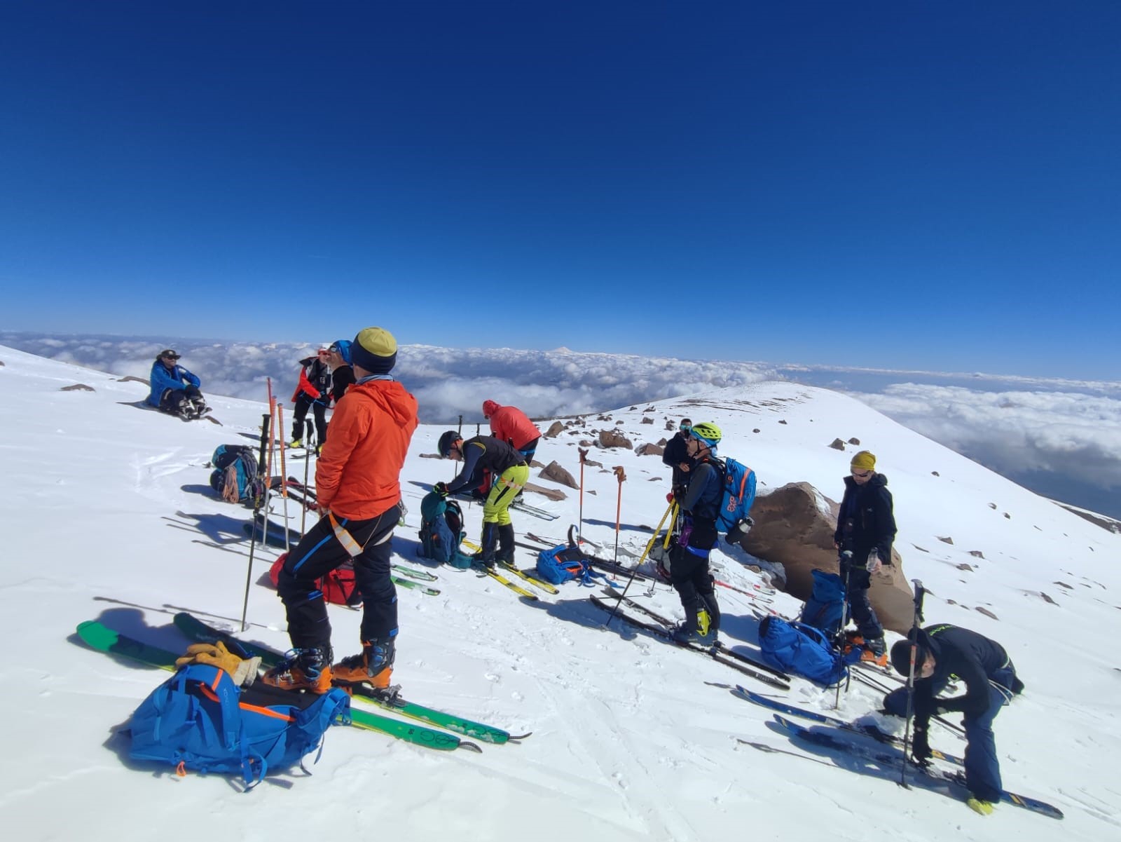 Fransız kayakseverler Süphan Dağı'nda kaydı