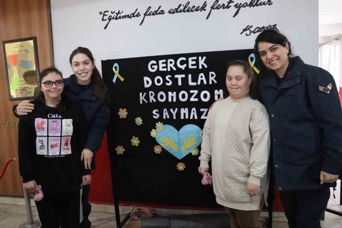 Gerçek dostlar kromozom saymaz
