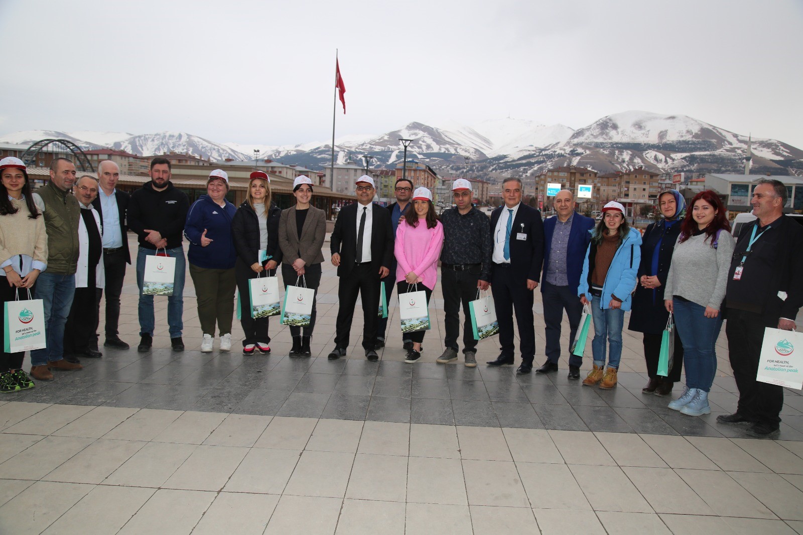 Gürcistan sağlık heyeti sağlık turizmi kapsamında incelemelerde bulundu