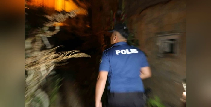 Hakkari'de Gece Yarısı Asayiş Operasyonu: Ormanlık Alanlar ve Metruk Evler Aranıyor
