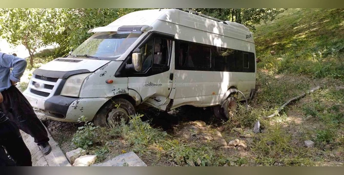 Hakkari'de minibüs kazası: 7 yaralı