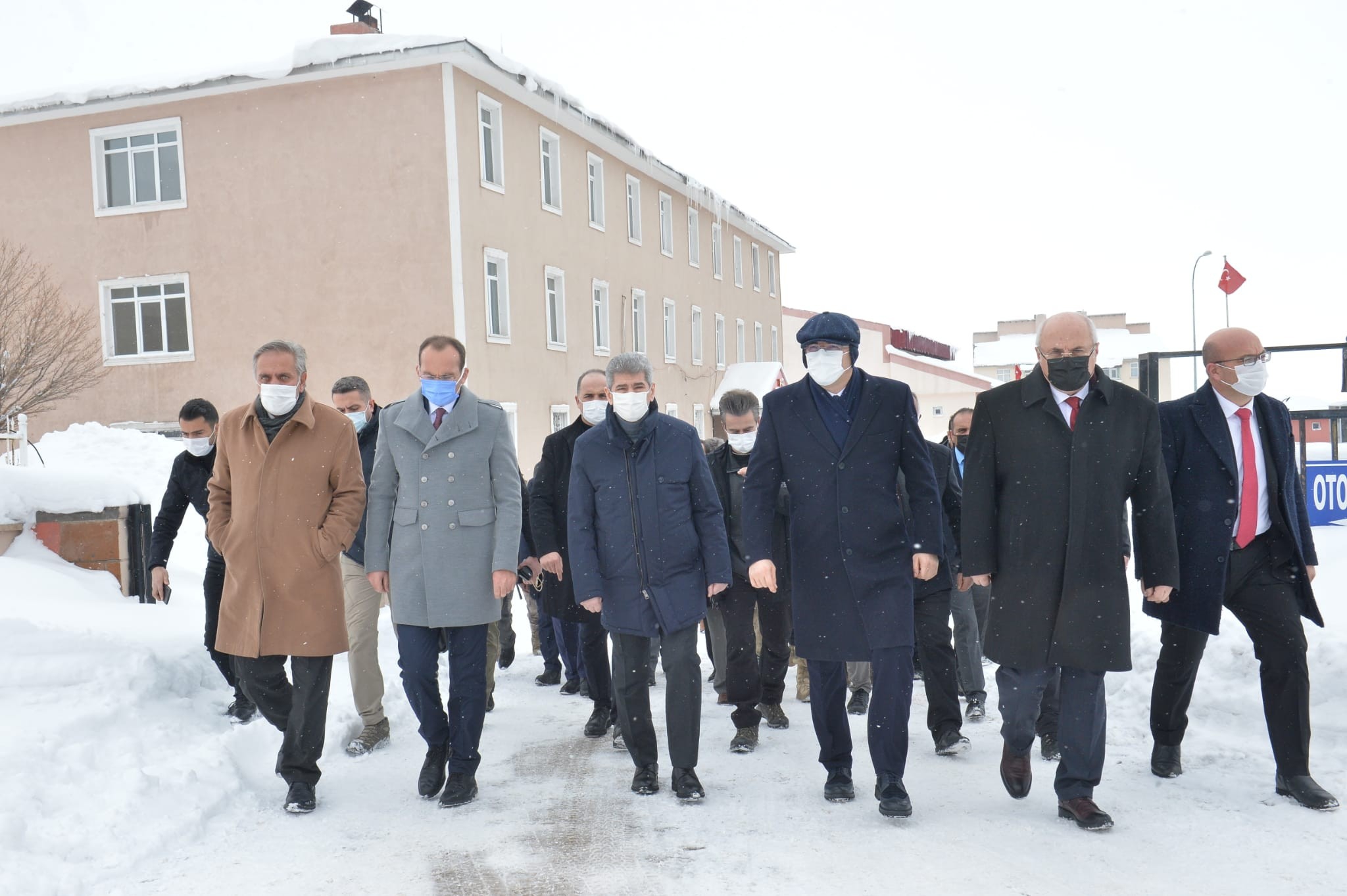 İçişleri Bakan Yardımcısı Muhterem İnce, Karayazı’da incelemelerde bulundu