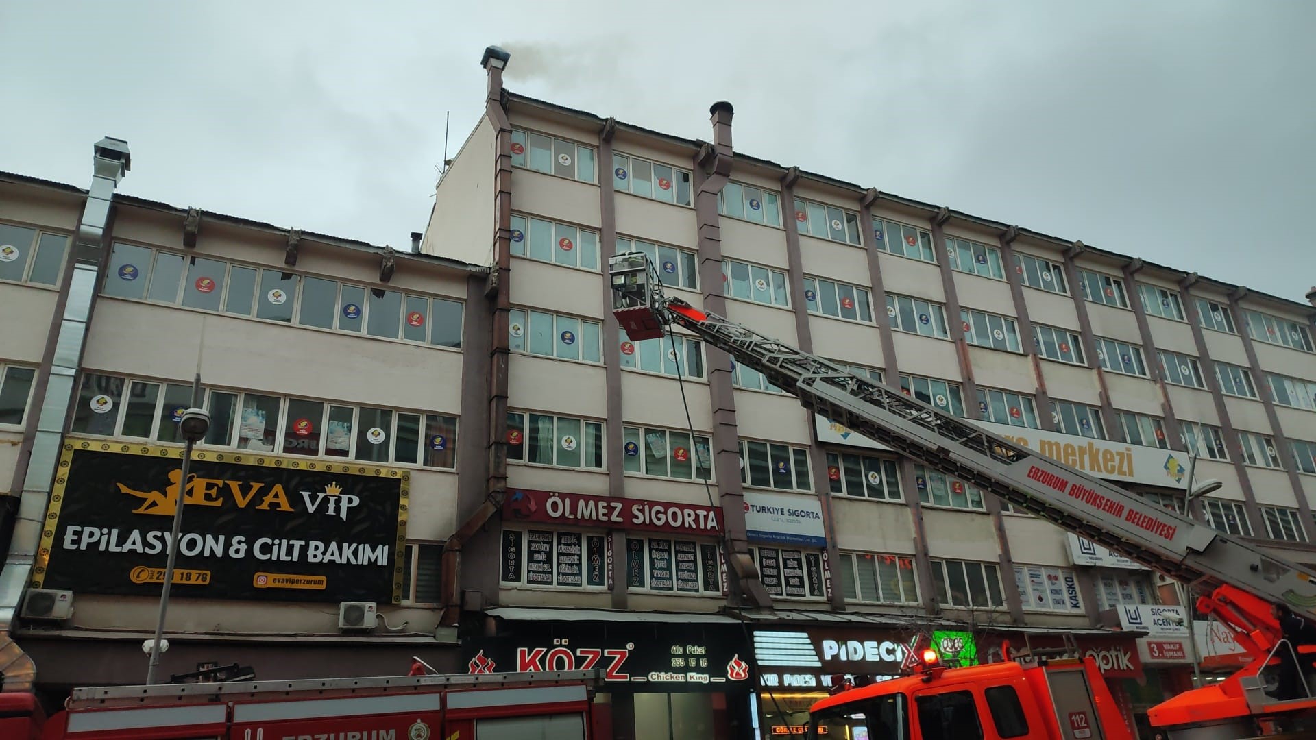 İftar saatinde çatı yangını korkuttu