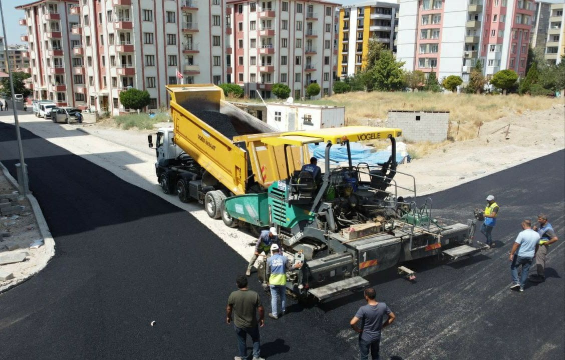 İpekyolu’nda asfalt çalışmaları hızlandı