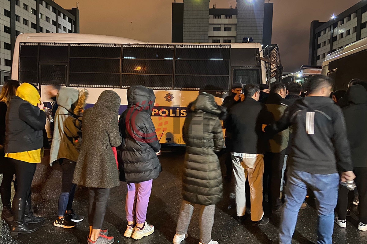 İstanbul'da Kökünü Kurutma Operasyonu'nda yakalanan 161 zanlı adliyeye sevk edildi