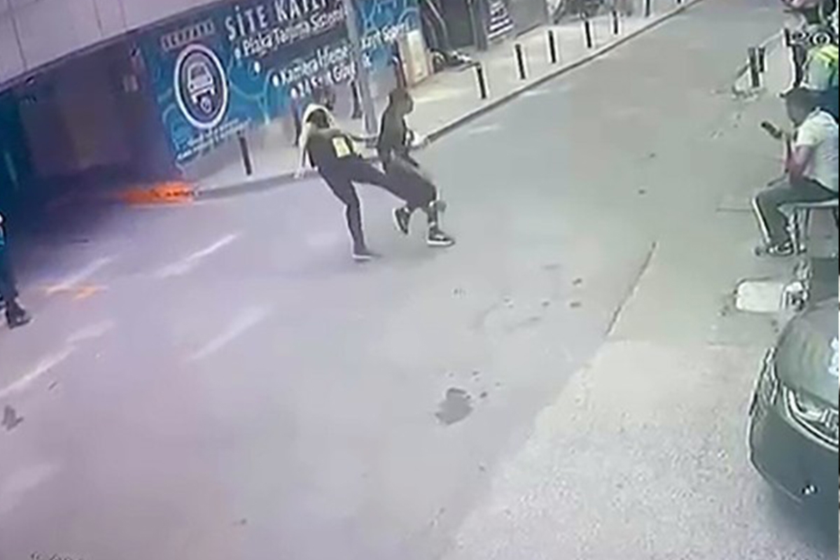 Kahraman otoparkçı, hırsızı tekme atarak yakaladı