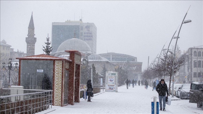 Kar yüzünü gösterecek