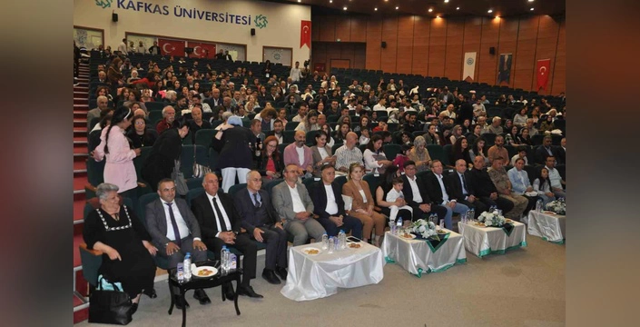 Kars Konservatuarı Mezuniyetinde Heyecan ve Korku: Şaman Kıyafeti Alev Aldı