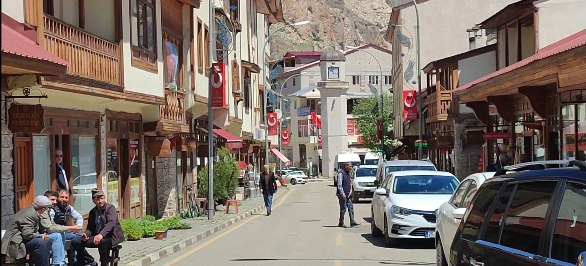 Kelebek göçü Erzurum'un Uzundere ilçesinde görüntülendi