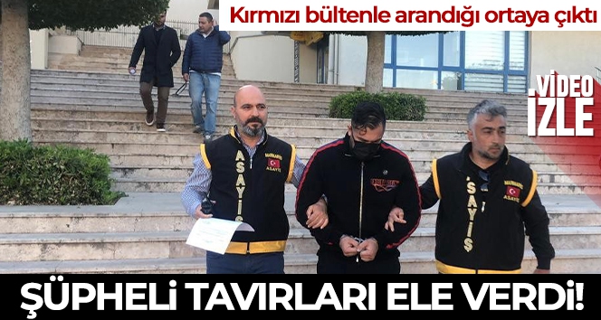 Kırmızı bültenle aranıyordu, çantasını unutunca yakalandı