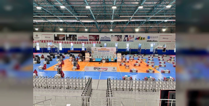 Malatya'ya 10 Milyon TL Değerinde Spor Malzemesi Desteği