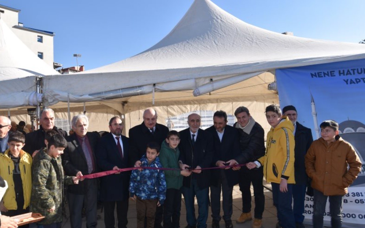 Nene Hatun Camii Külliyesi’ne ev hanımlarından anlamlı destek