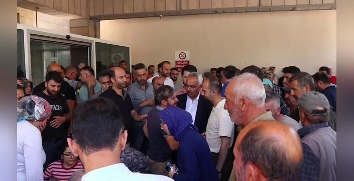 oltu'da taş ocağı göçüğü: 3 ölü