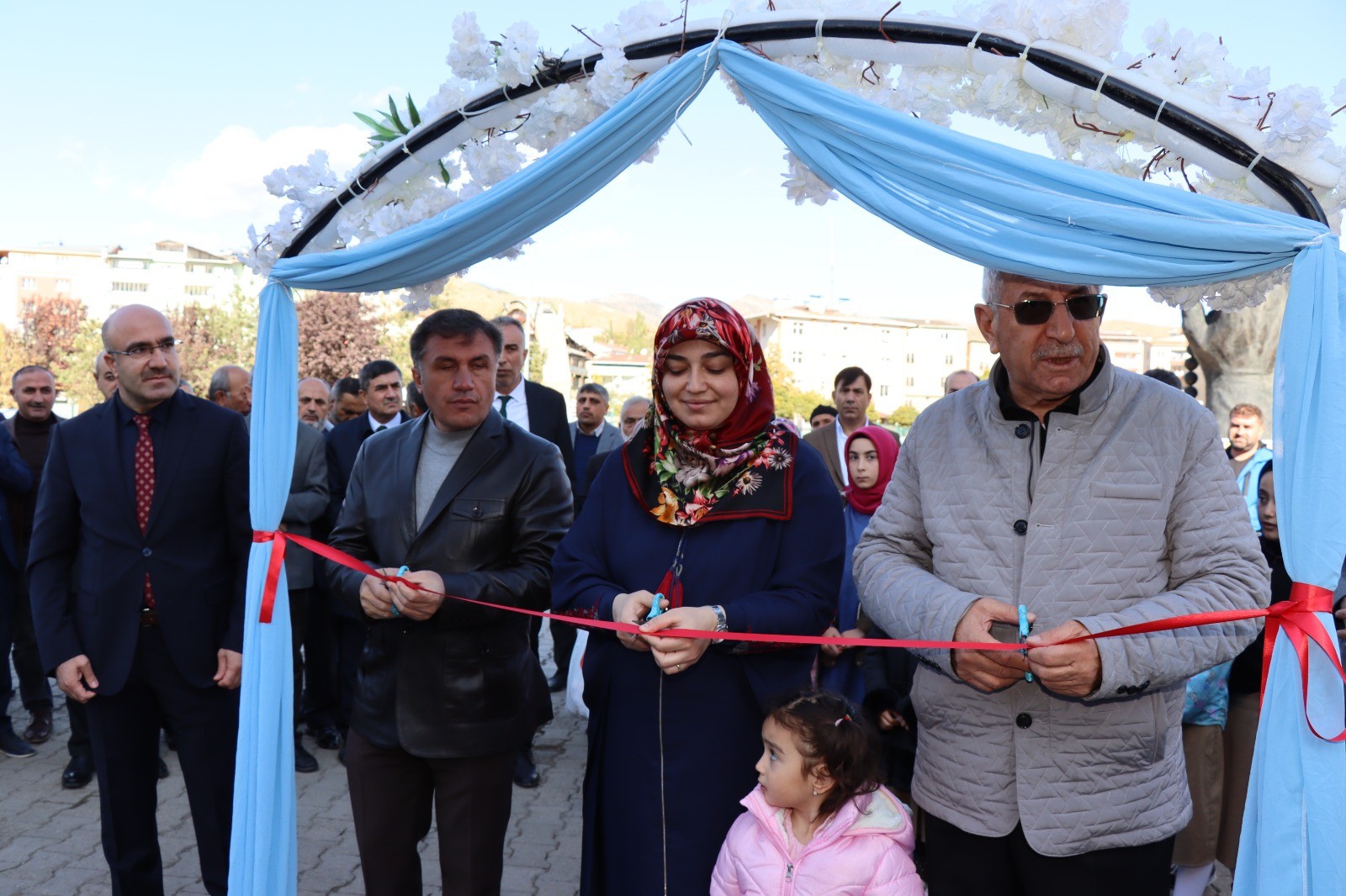 Oltu Müftülüğü’nce kuran kursları yararına hayır çarşısı düzenlendi