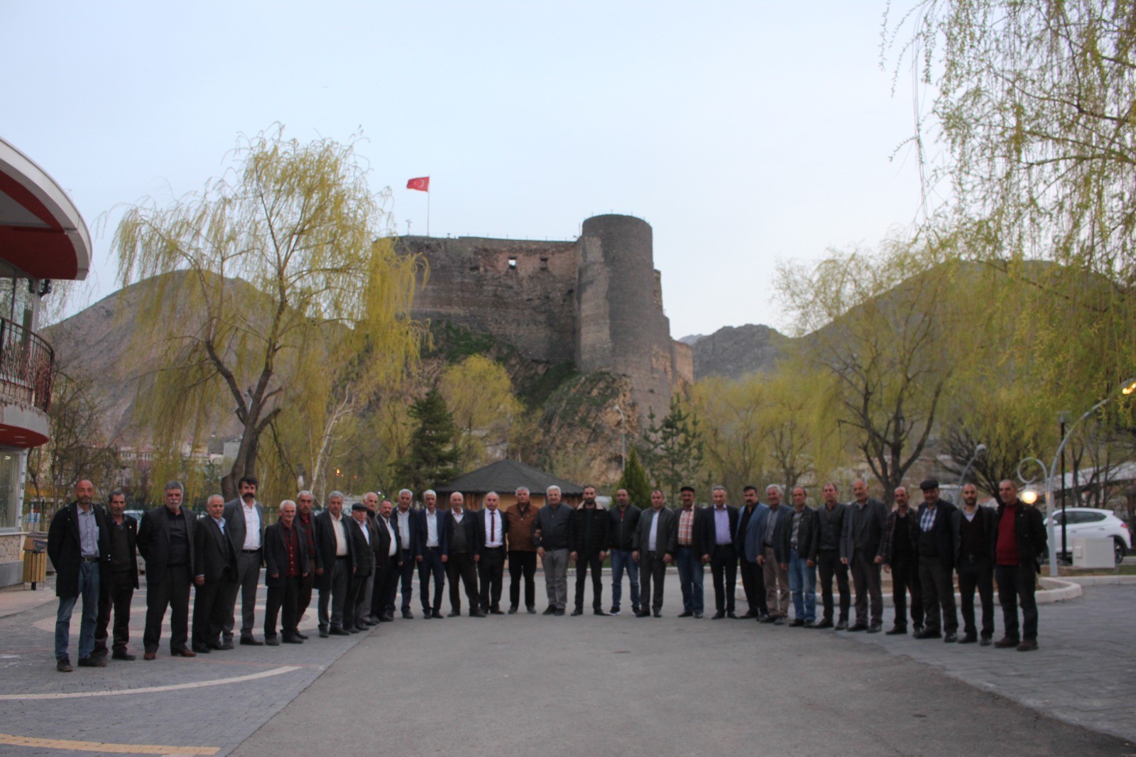 Oltu Muhtarlar Deneği’nden iftar yemeği