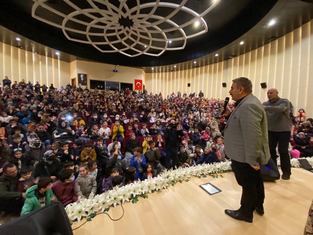 Palandöken Belediyesi çocukların gönlüne dokundu